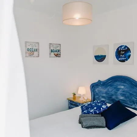 Paz & - Peace & Gasthuis Nazaré