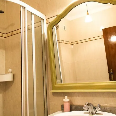 Gasthuis Paz & - Peace & Nazaré